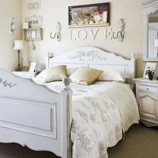 camera da letto shabby