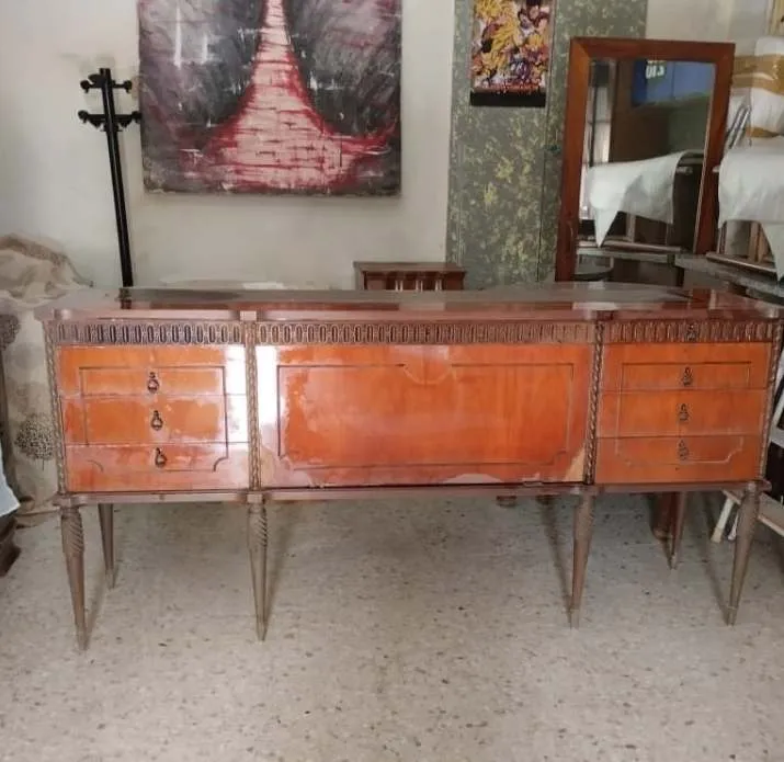 credenza vintage prima del recupero