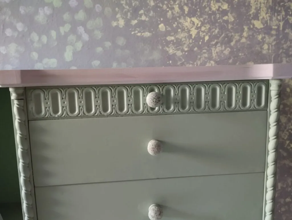 di necessità virtù come recuperare una vecchia credenza con effetto wow