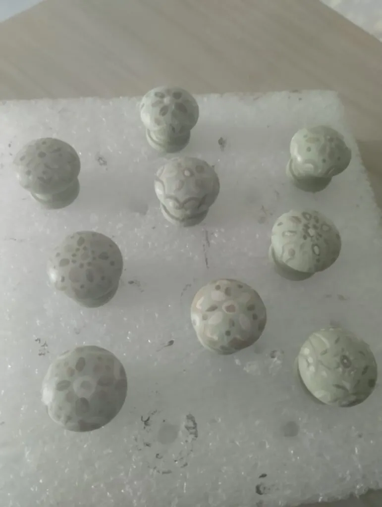 pomelli decorati a mano