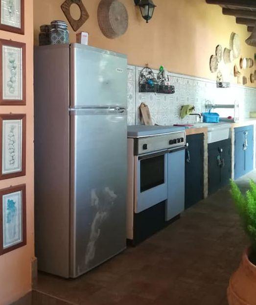 Tre passaggi per rinnovare il vecchio frigo con le vernici Autentico