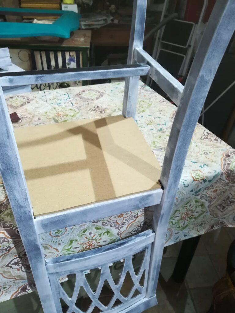 Come cambiare colore ad una sedia in legno