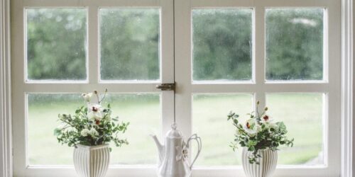 come verniciare infissi in legno