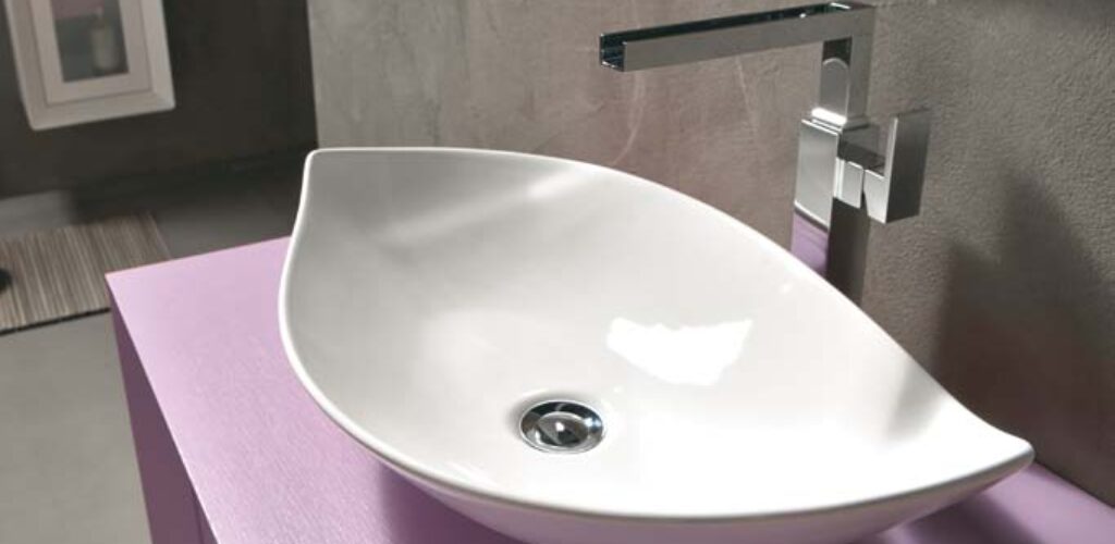 bagno design lavabo foglia ceramica
